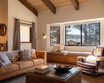 Spacious mountain home, across the street from the Lake, AC, pets ok. Sleeps 12 - Big Bear Lake - Salon