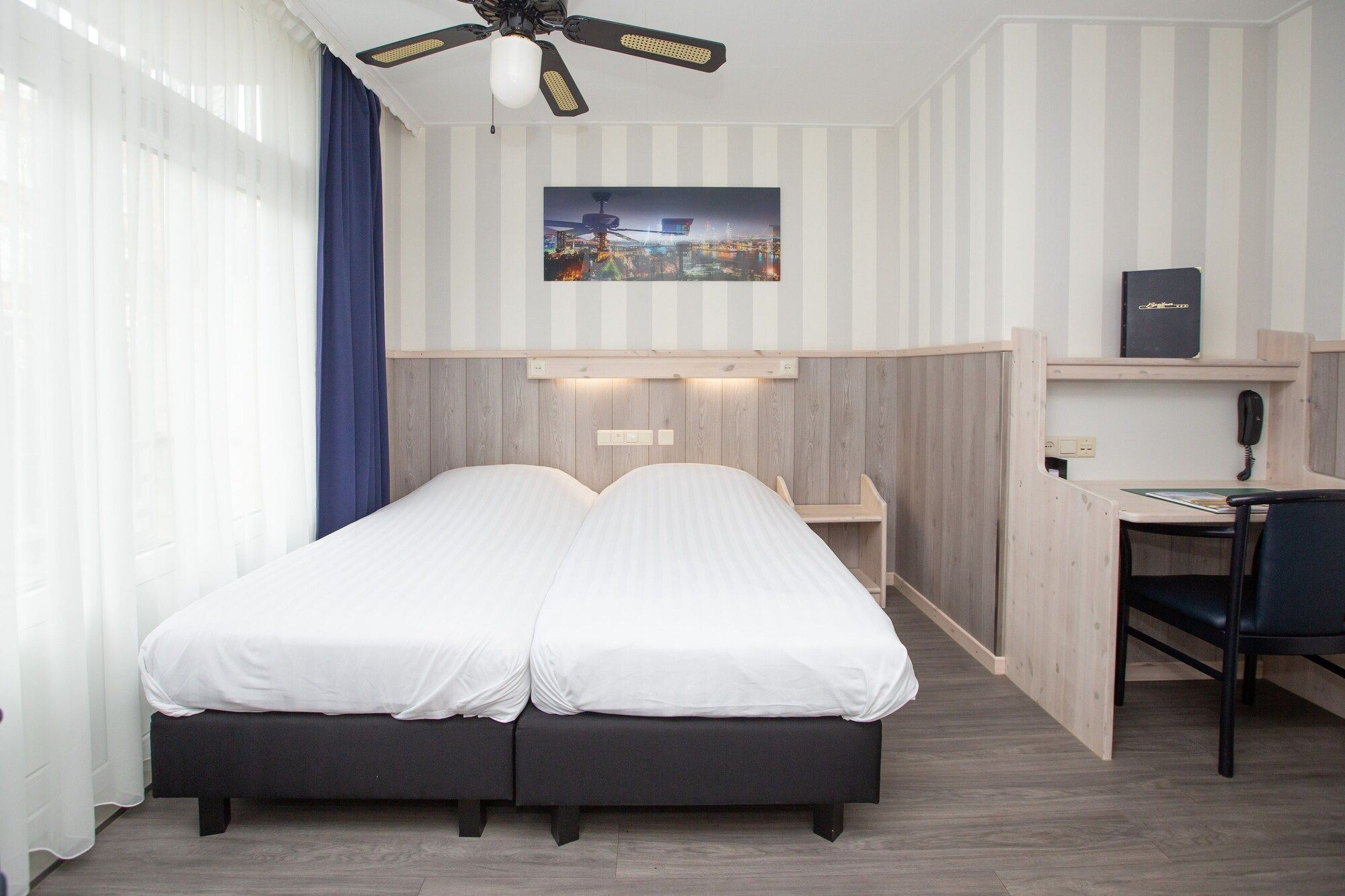 هوتل بريتنر - روتردام - غرفة نوم