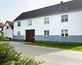 Lausitzhof - Hojeřice - Budova