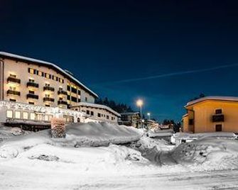 Club Hotel Zodiaco - Trento - Bygning