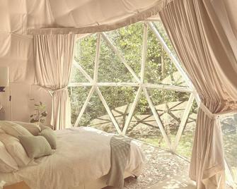 Cosy Glamping Geodesic Dome just minutes from Algonquin Park and Maynooth ON. - Maynooth - Habitación