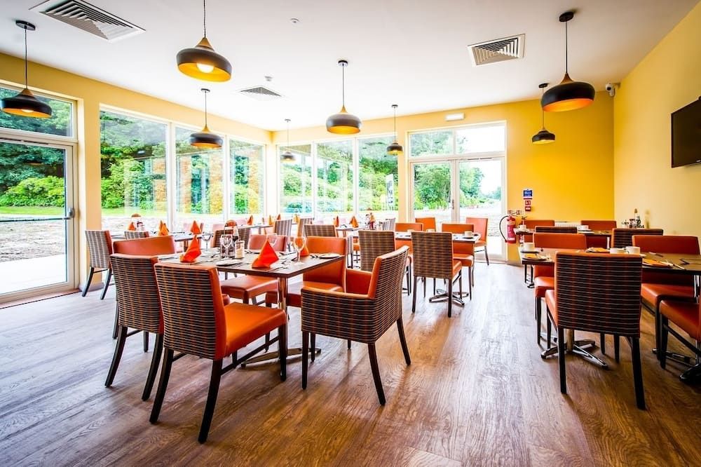 The Lodge At Perth Racecourse - Perth - Restaurant