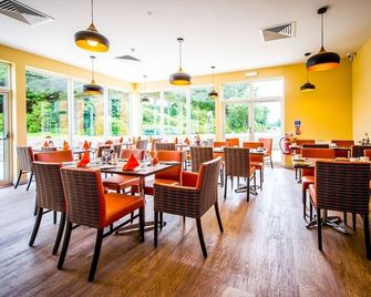 The Lodge At Perth Racecourse - Perth - Restaurant