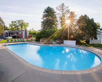 The Yankee Inn - Lenox - Piscine
