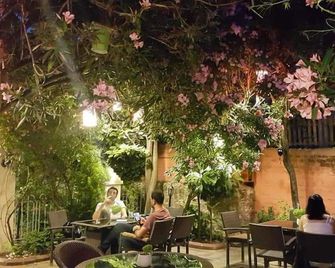 Hotel Kervansaray Canakkale - Special Class - Çanakkale - Patio