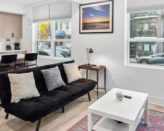 Destination place w balcony - Washington - Olohuone