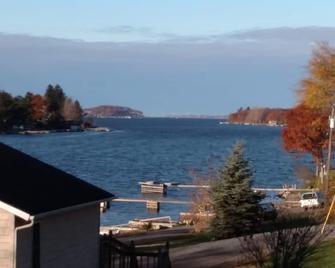 Relaxing Year round Home. Available twelve months a year. Pets considered. - Clayton - Outdoors view