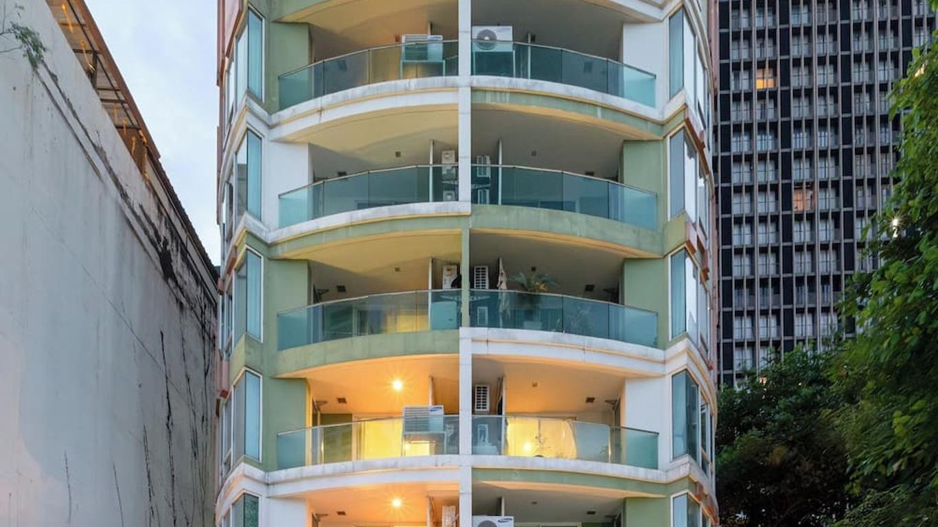 Beverly 33 by Aspira