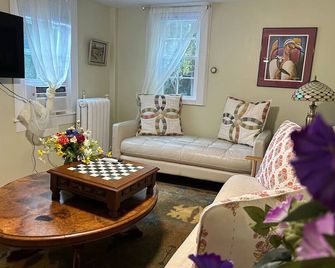 The Historic Hideaway - Avon - Sala de estar