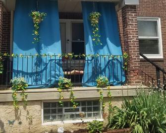 Welcome to Germantown, Charming, 1 br. Studio apartment sleeps 4 - Philadelphia - Bygning