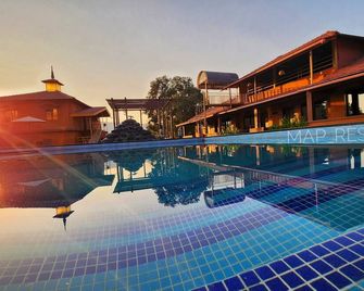 Map Resort - Alibag - Pool