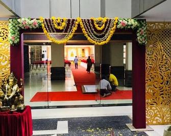 Club 7 Hotel - Tiruvalla - Lobby