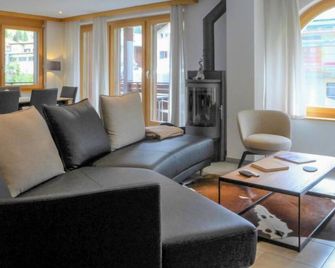 Breithorn by Interhome - Zermatt - Wohnzimmer