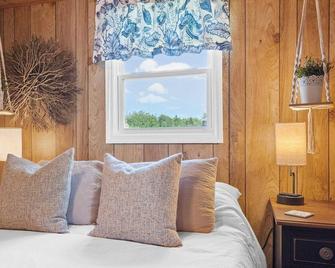 Relaxing & cozy cottage on the shores of the Northumberland Straight, West Point - O'Leary - Living room