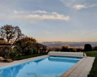 Domaine des Étoiles - Gîtes - Mottier - Zwembad