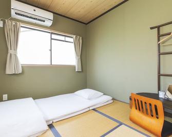 Bigtree Guesthouse - Izumisano - Bedroom