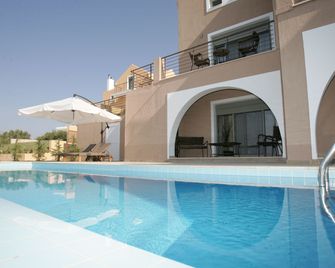 Erofili Villas - Lourdata - Kolam