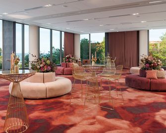 Crowne Plaza Geelong By IHG - Geelong - Lounge