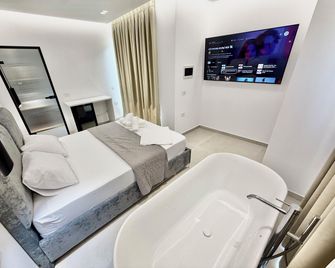 Hotel Aura - Saranda
