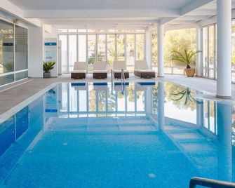 جروبوتل روكادور - كالا دي اور - حوض السباحة