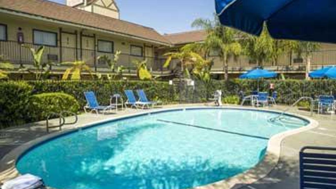 Key Inn & Suites