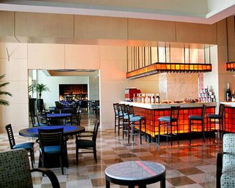 Mayan Palace, Acapulco- a beautiful beachfront resort, 2 bedroom suite - Acapulco - Bar