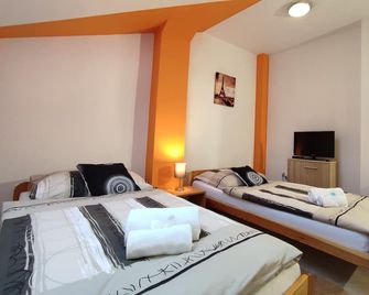 hotel 28 - Jaromer - Yatak Odası