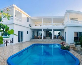 Maxanika - Jacmel - Pool