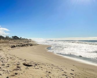 Quiet Carpinteria Cottage by Town And Be - Carpinteria - Strand