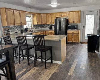 Cozy 3-bedroom beach front cabin quiet, cozy, getaway. - Breckenridge - Cocina