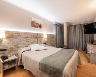 Hotel Palau de girona - Sant Julià de Ramis - Bedroom