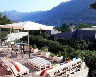 Maritimo Apartments - Kotor - Pati