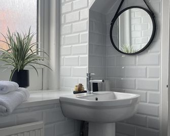 Glendevon Hotel - Auchterarder - Bathroom