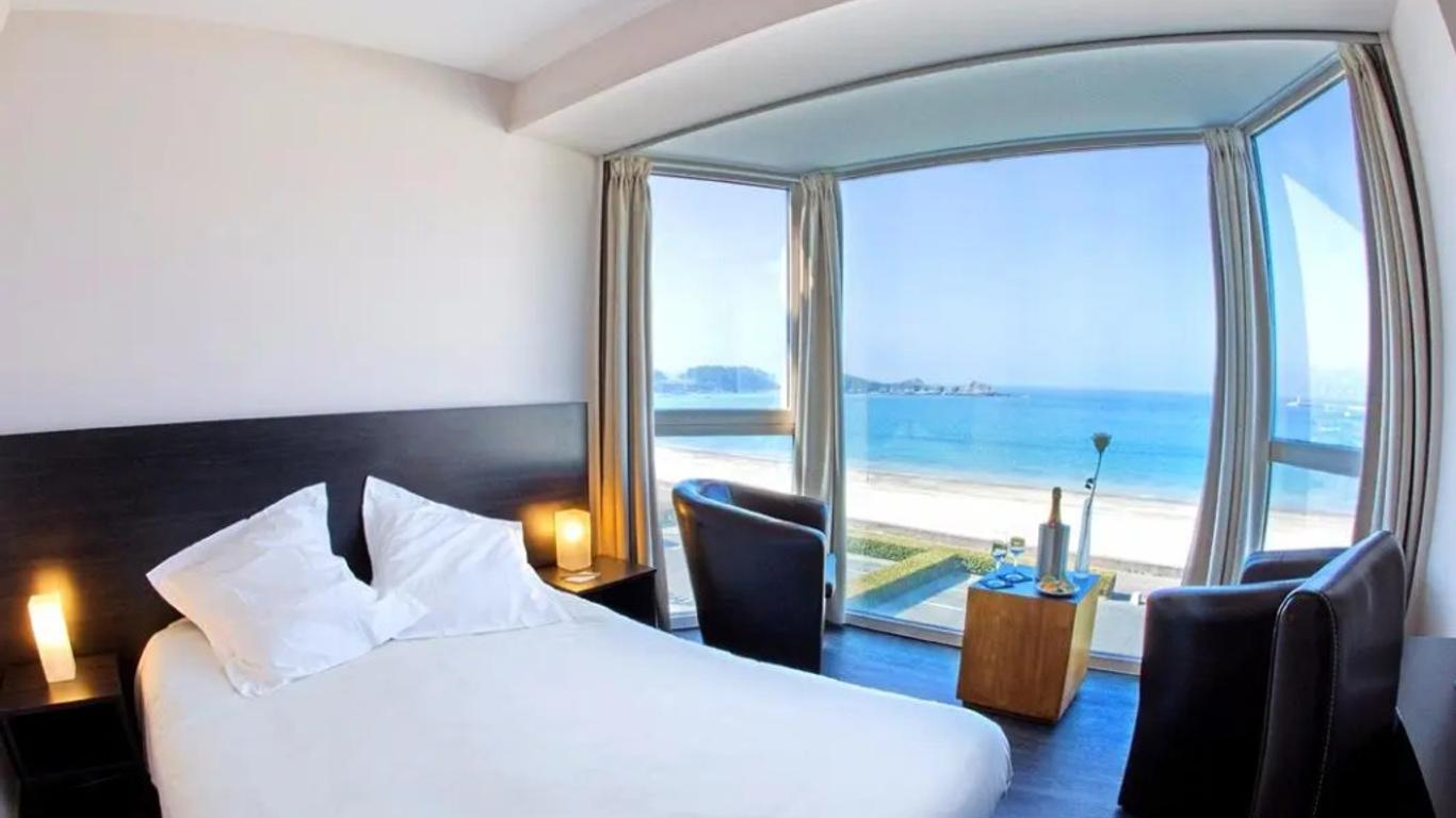 Hotel De la Plage d'Erquy
