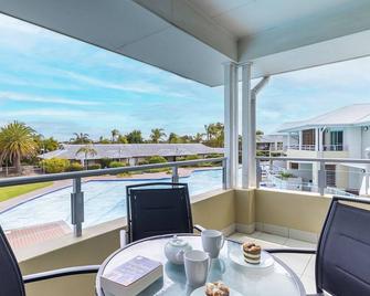 Pacific Blue 278-265 Sandy Pt Rd- Dual Key Access, Wifi, Linen and Air Conditioning - Salamander Bay - Balcony