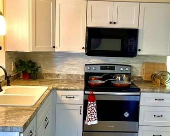 Gorgeous house nearby beach in 5 minutes - Holiday - Kitchen