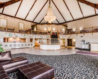 Quality Inn & Suites - Carthage - Lobby