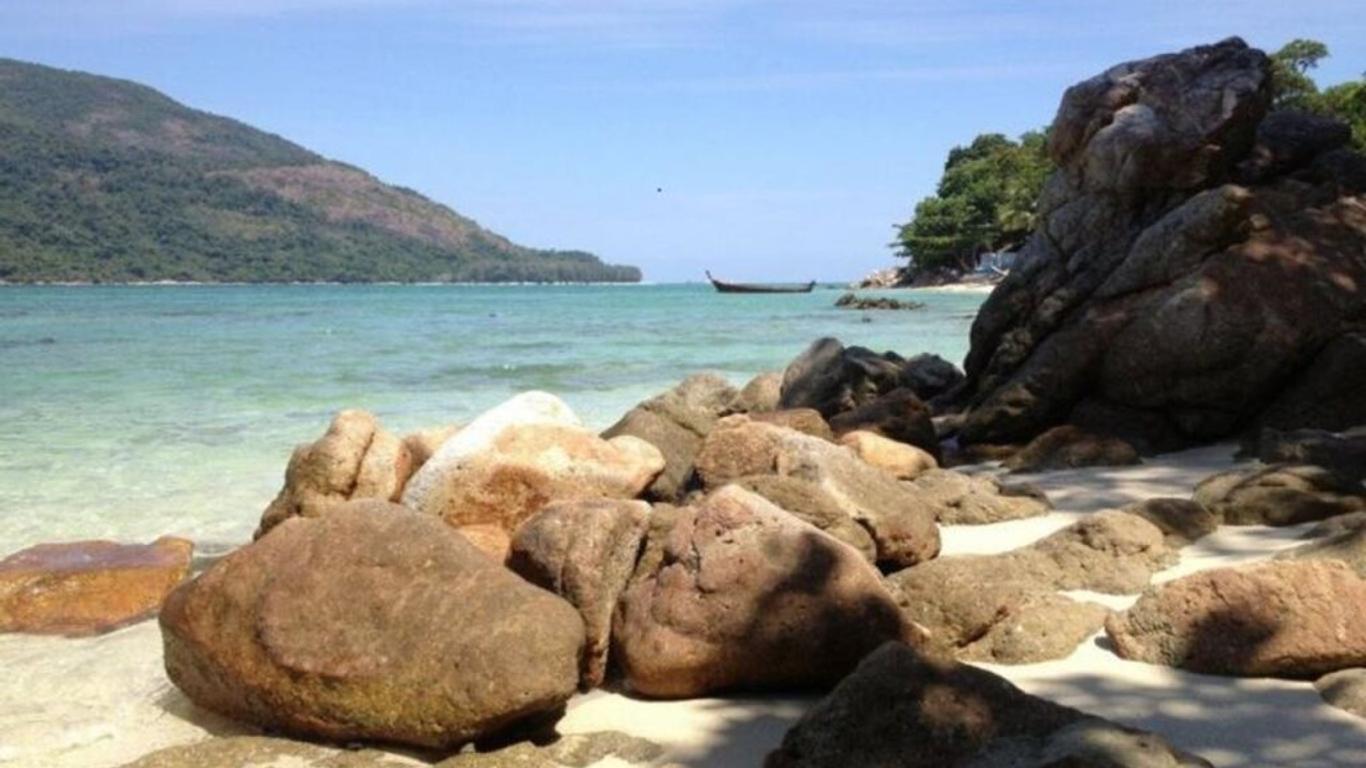 Lipe Sunset Beach Resort