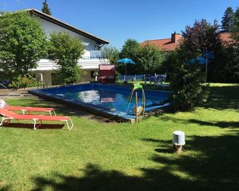 Hotel Del Sol - Bad Wildungen - Piscina