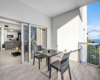 Subtle 2 Bed in Edgewater Downtown with Free Parking - Miami - Balcony
