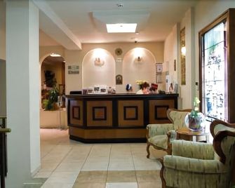 Hotel Panorama - Veliko Tarnovo - Resepsjon