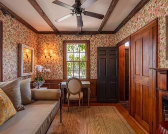 Martin House 157 - Provincetown - Living room