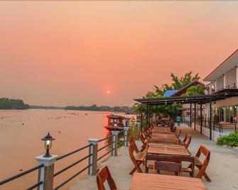 Nopparat Garden Hotel - Samut Songkhram - Terasa