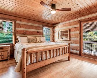 A Kodak Moment - Kodak - Bedroom