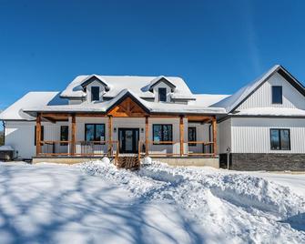 The Family Farmhouse @Westgrey - Markdale - Building