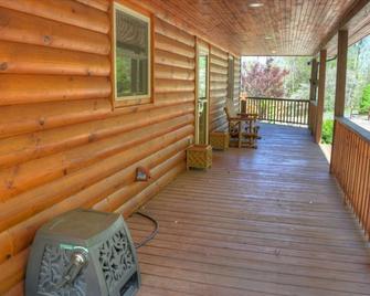Buckin' Crazy-Open For Bookings! Hot Tub/Wifi,/Fp/Views - West Jefferson - Balcone