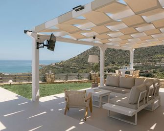 Private Pool Villa, Sea Views, BBQ,close to Beach - Bali - Balcón