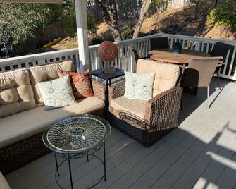 Wine Country Home Located in Heart of Downtown Amador City - Amador City - Balcón