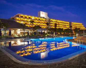 Miyakojima Tokyu Hotel & Resorts - Miyako-jima - Zwembad