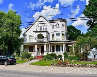 Victorian Charm Inn - Towanda - Gebäude